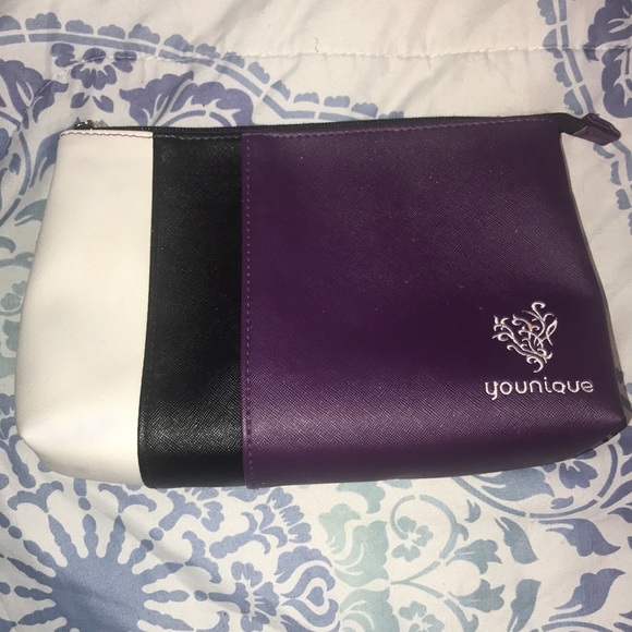 Younique Handbags - Makeup bag